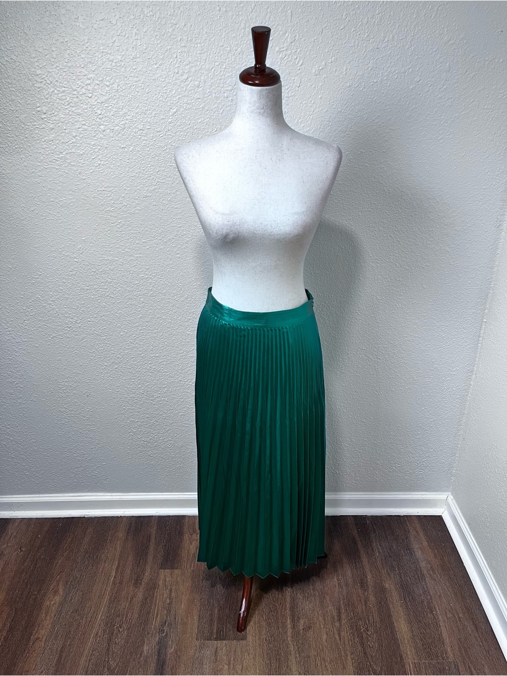 Boden Green Camilla Metallic Pleated Skirt Size 6 - Picture 2 of 7